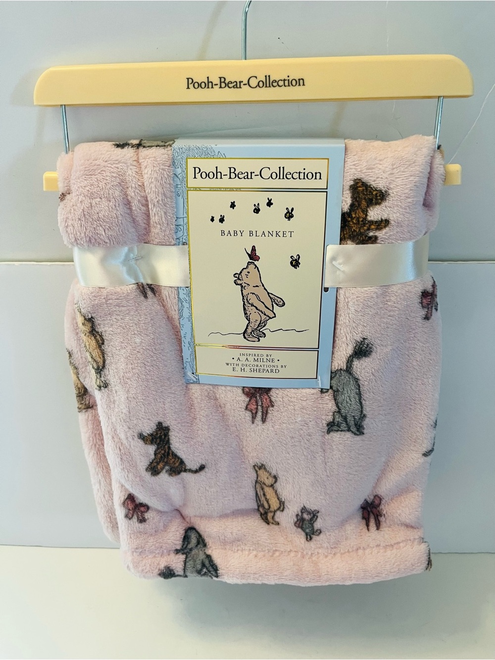 Winnie the Pooh Bear Collection Baby Blanket Pink Bows Tigger Piglet Eeyore Owl